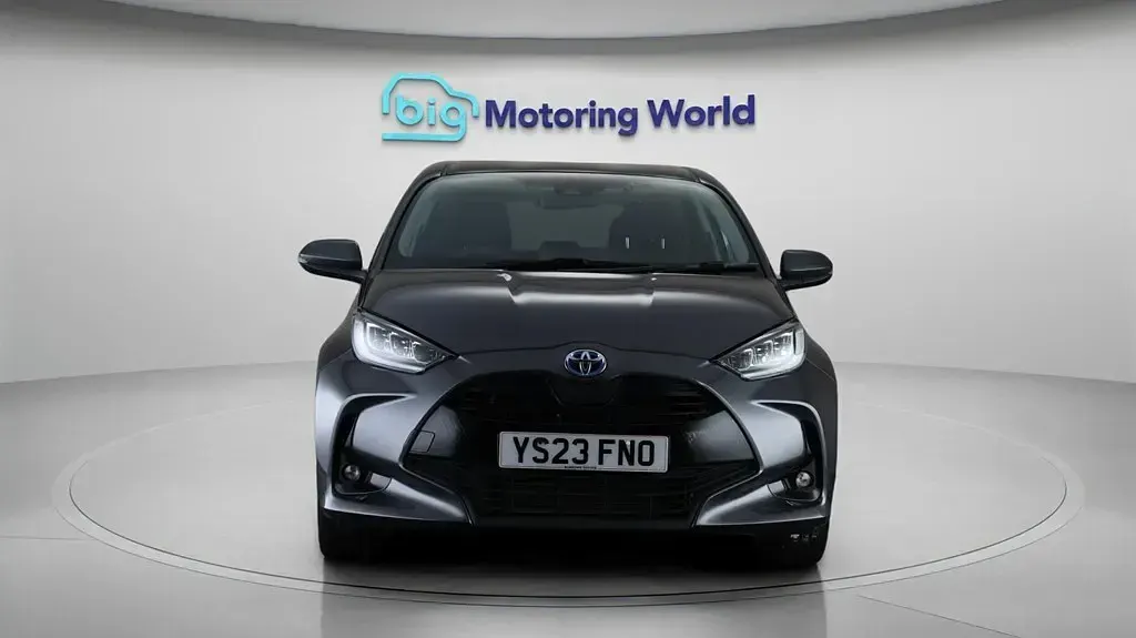 Used Toyota Yaris Hybrid Design 116 HP (85 kW) 2023 Grey Hatchback
