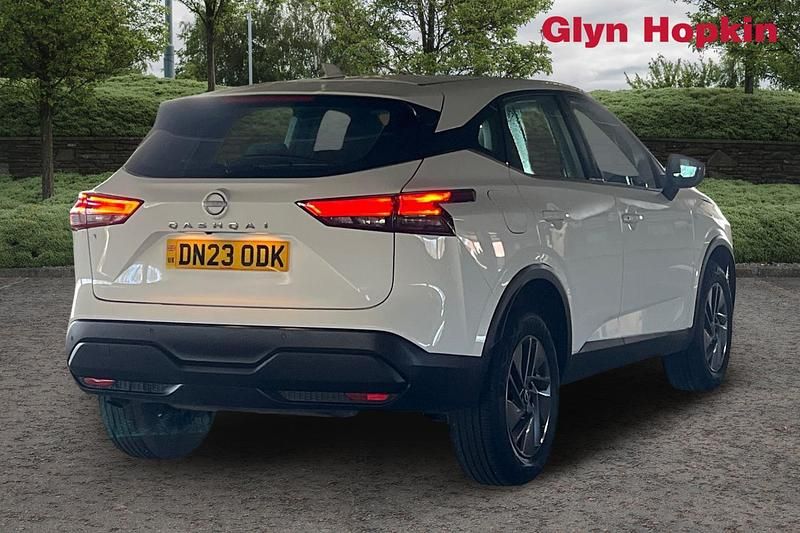 Used Nissan Qashqai Acenta Premium 2023 White SUV