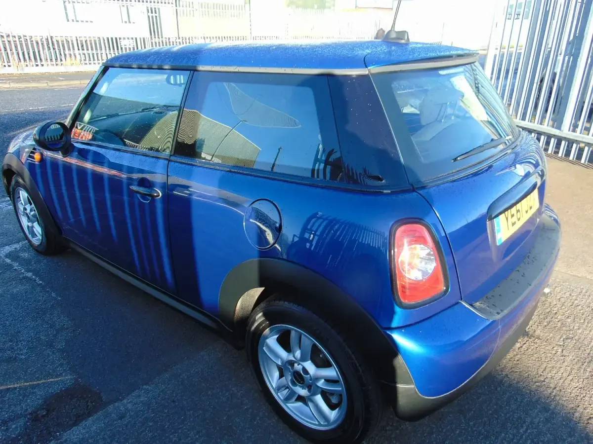 Used Mini ONE Hatch 98 HP (72 kW) 2011 Blue Hatchback