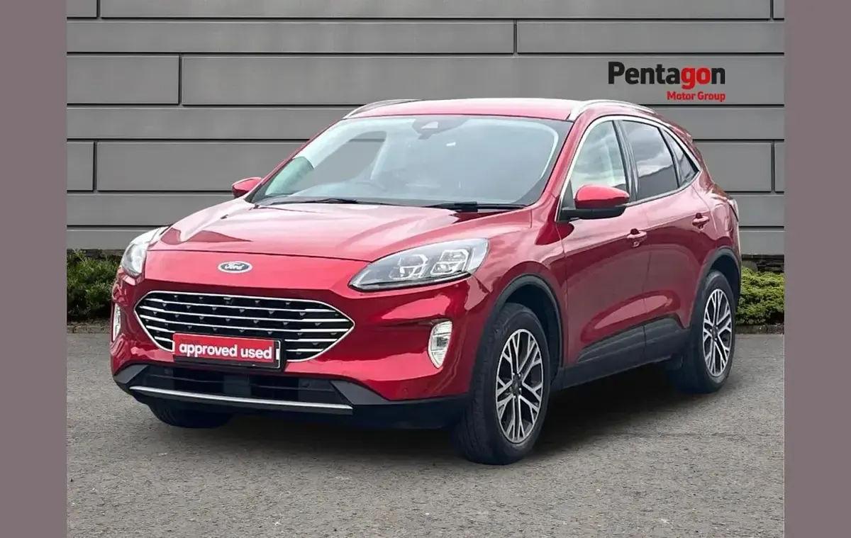 Used Ford Kuga Titanium 150 HP (110 kW) 2021 Red SUV