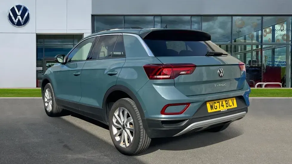 Used VW T-Roc Match 150 HP (110 kW) 2024 Petrol blue metallic SUV