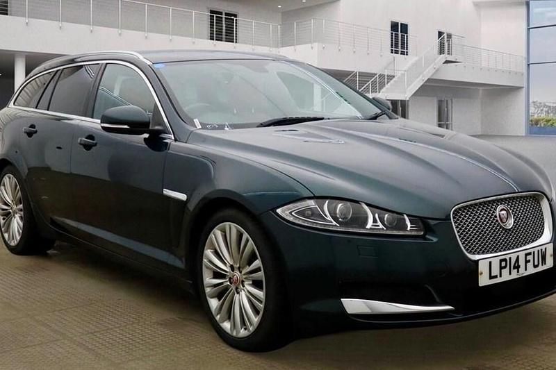 Used Jaguar XF Sportbrake Portfolio 200 HP (147 kW) 2014 Green Estate