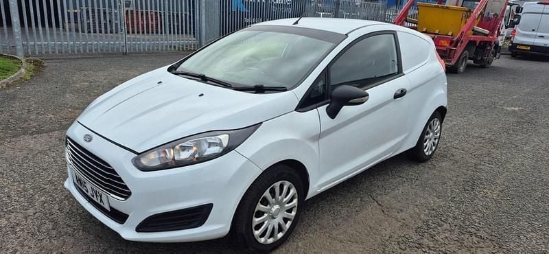 Used Ford Fiesta 75 HP (55 kW) 2015 White Van