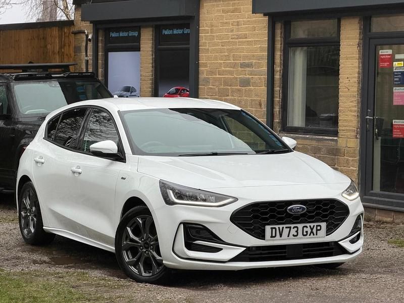 Used Ford Focus ST-Line 2023 White Hatchback