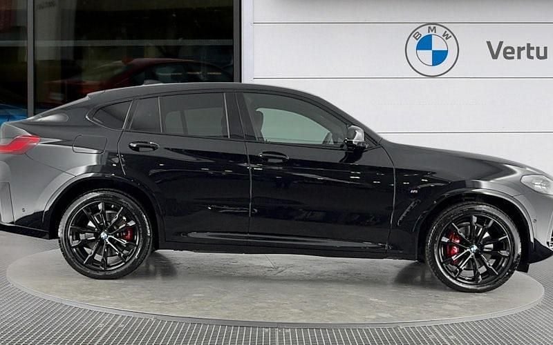 Gebraucht BMW X4 M Sport 190 PS (139 kW) 2025 SUV