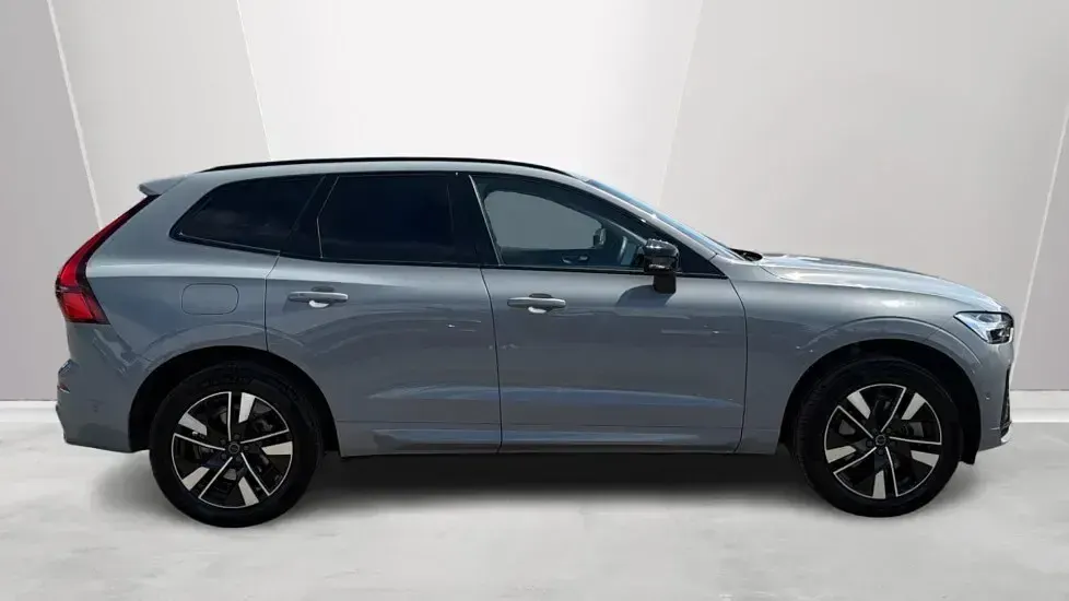 Used Volvo XC60 Plus 247 HP (181 kW) 2025 Grey SUV