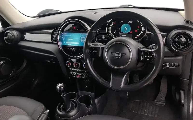 Used Mini Cooper Comfort 136 HP (100 kW) 2021 Red Hatchback