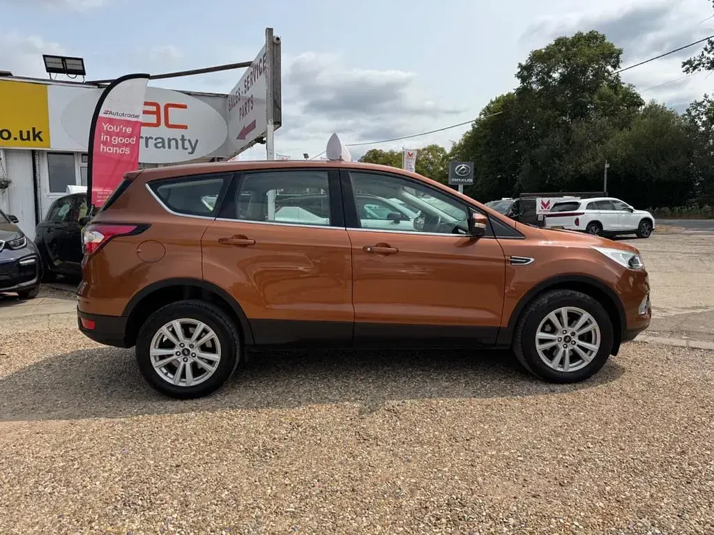 Used Ford Kuga Zetec 120 HP (88 kW) 2017 Orange SUV