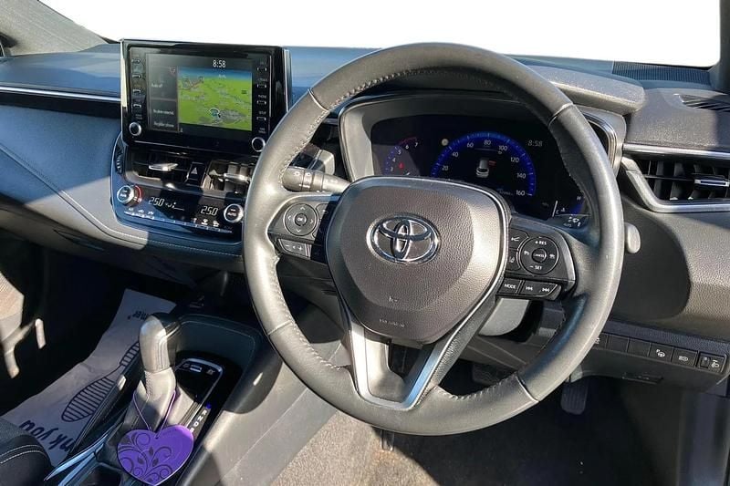 Used Toyota Corolla Design 122 HP (89 kW) 2021 Black Estate