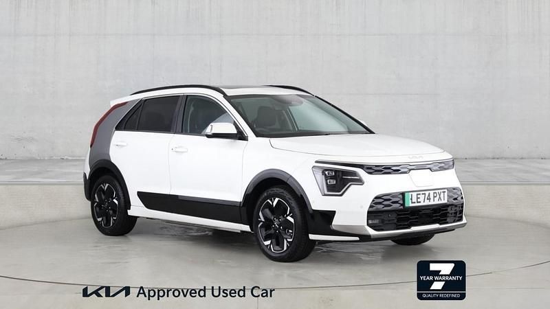 White New 2025 Kia e-Niro 4 SUV | £29,000 (Fair price) - Image 1/4