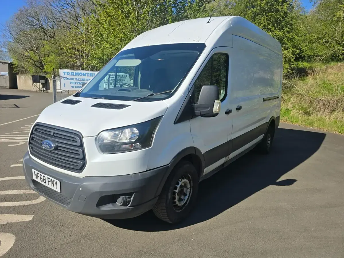 Second-hand Ford Transit 130 CP (95 kW) 2018 Alb Van