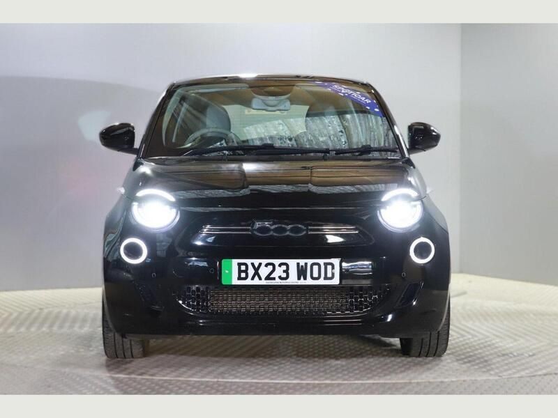 Black Used 2023 Fiat 500e La Prima Hatchback | £17,995 (Fair price) - Image 1/3