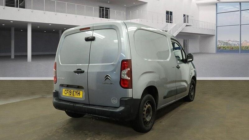 Used Citroën Berlingo Start 100 HP (73 kW) 2019 Grey MPV