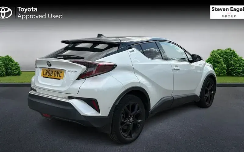 Used Toyota C-HR 122 HP (89 kW) 2018 White SUV