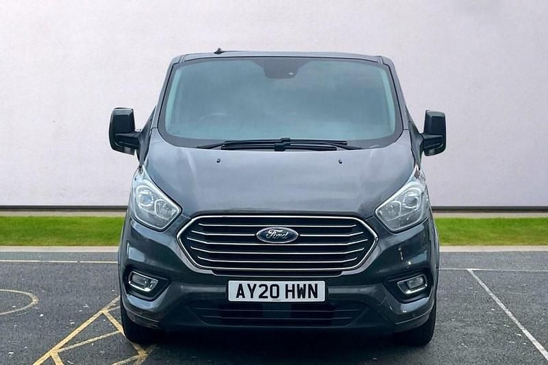 Begagnad Ford Tourneo Titanium 185 HK (136 kW) 2020 Grå Minibuss