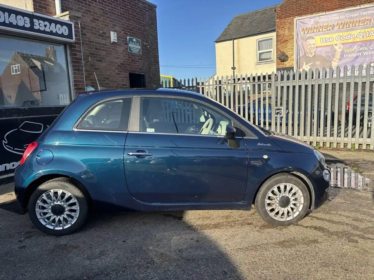 Usado Fiat 500 Dolcevita 70 HP (51 kW) 2021 Azul Citadino