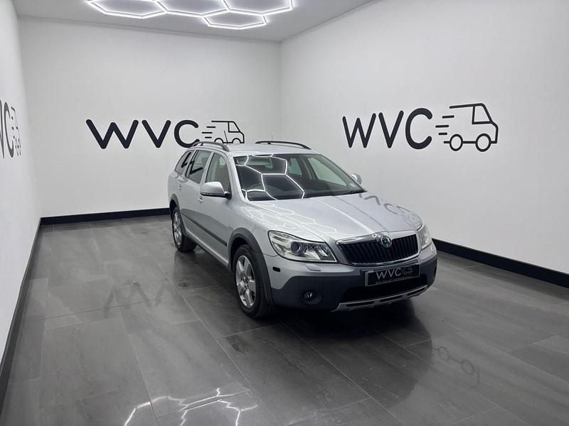 Used Skoda Octavia Scout 4x4 140 HP (102 kW) 2012 Silver Estate