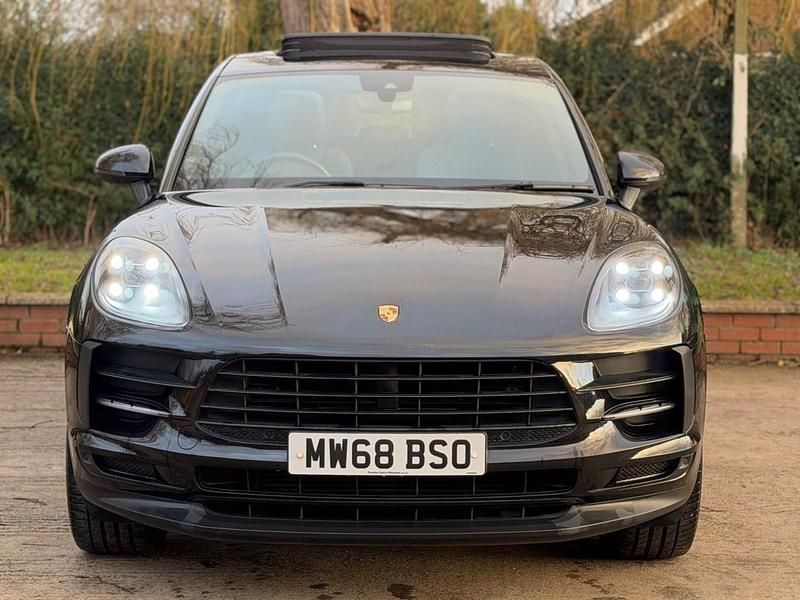 Used Porsche Macan 245 HP (180 kW) 2018 Black SUV