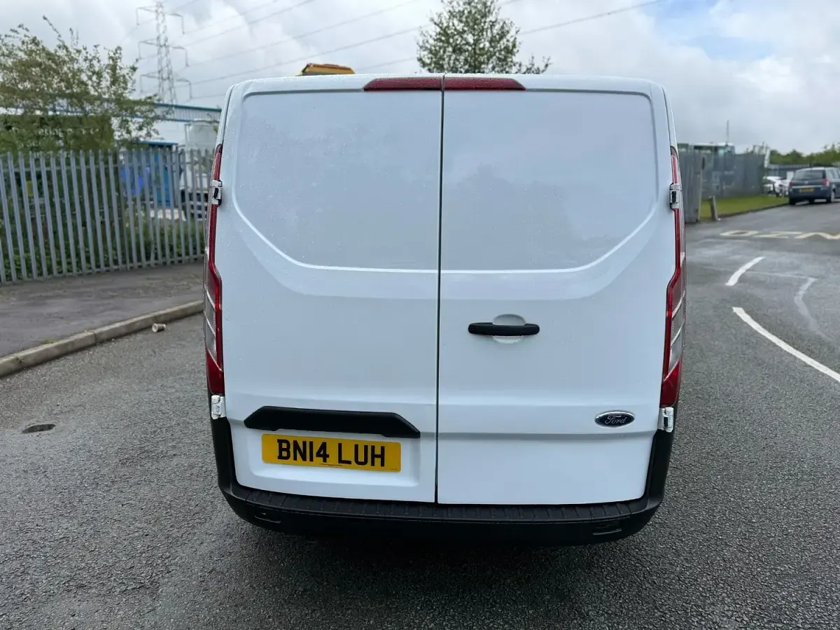 Used Ford Transit Custom 100 HP (73 kW) 2014 White Van