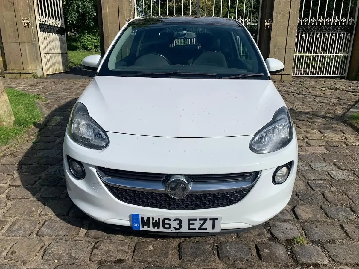Used Vauxhall Adam Glam 70 HP (51 kW) 2014 White Hatchback
