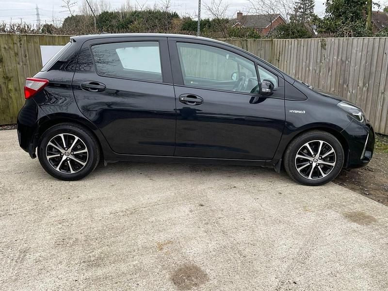 Used Toyota Yaris Hybrid 2018 Black Hatchback