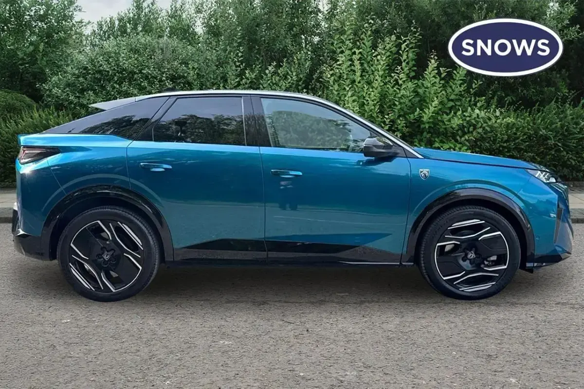 Used Peugeot e-3008 GT 156 kW (213 HP) 2024 Blue SUV