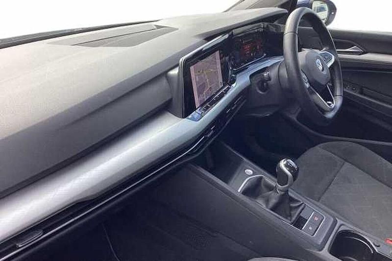 Used VW Golf VIII Life 150 HP (110 kW) 2022 Blue Hatchback