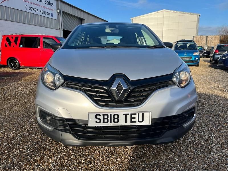 Used Renault Captur Dynamique 90 HP (66 kW) 2018 Silver SUV