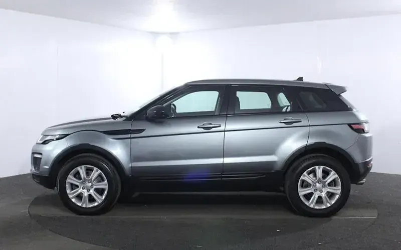 Begagnad Land Rover Range Rover evoque SE 179 HK (131 kW) 2018 Halvkombi