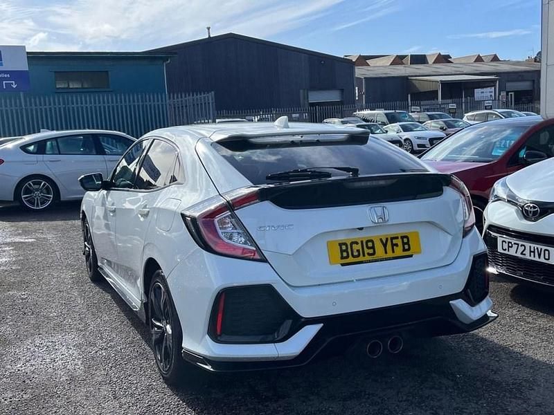 Used Honda Civic Sport 182 HP (133 kW) 2019 White Hatchback