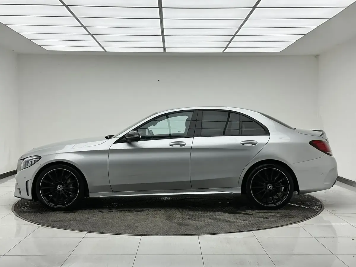 Used Mercedes C220 AMG Line Premium 194 HP (142 kW) 2020 Silver Sedan