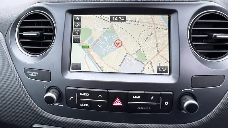 Begagnad Hyundai i10 GO! 66 HK (48 kW) 2018 Svart Halvkombi