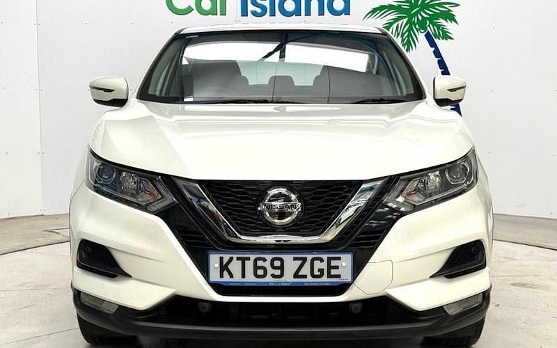 Used Nissan Qashqai Acenta Premium 160 HP (117 kW) 2020 White SUV