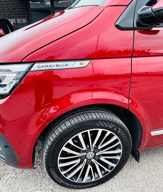 Used VW Caravelle Executive 150 HP (110 kW) 2021 Red MPV