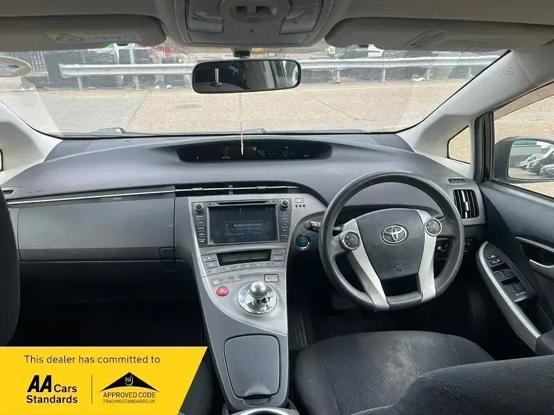 Used Toyota Prius 122 HP (89 kW) 2014 Black Hatchback