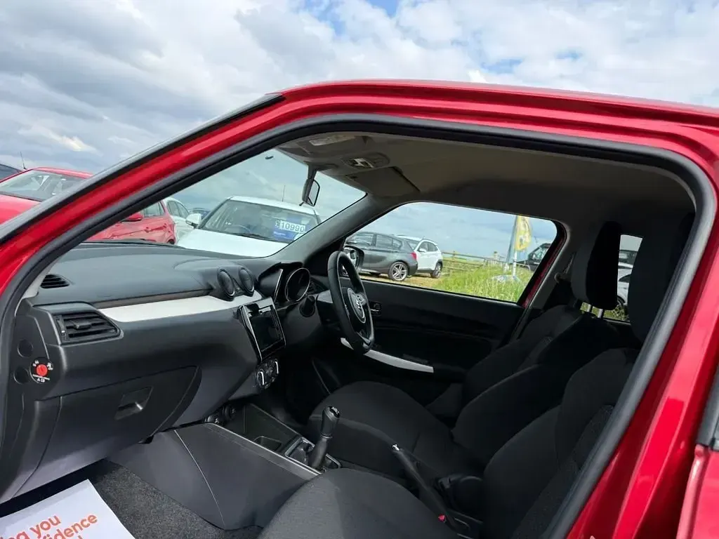 Usado Suzuki Swift SZ-L 83 HP (61 kW) 2024 Vermelho Citadino
