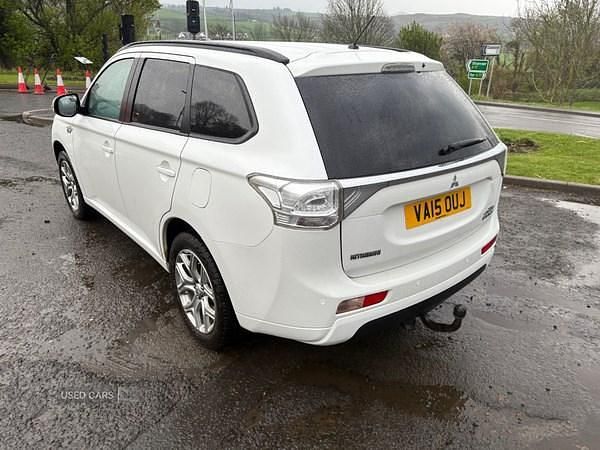 Used Mitsubishi Outlander P-HEV 2015 White Estate