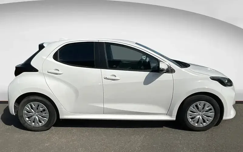Używany Mazda 2 116 KM (85 kW) 2023 Biały Hatchback