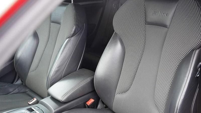 Begagnad Audi A3 S-Line 150 HK (110 kW) 2014 Röd Halvkombi