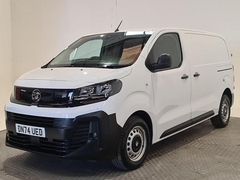 Used Vauxhall Vivaro 120 HP (88 kW) 2024 White MPV