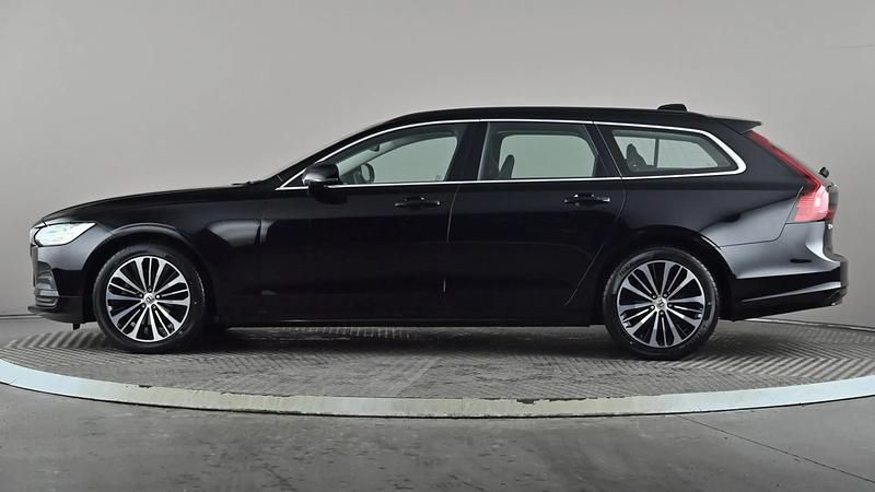 Used Volvo V90 Core 197 HP (144 kW) 2022 Black Estate