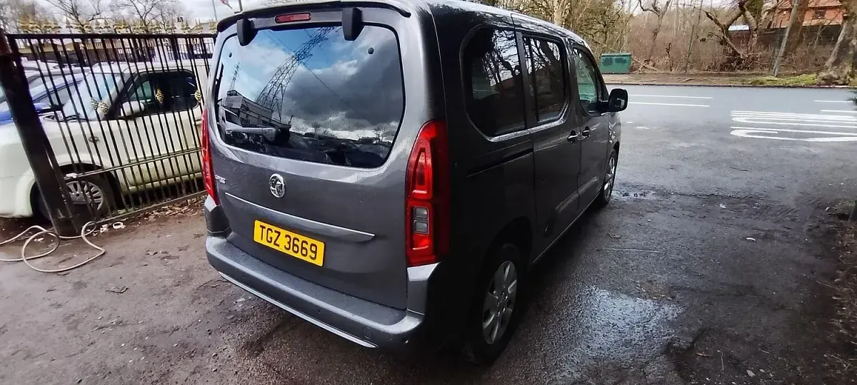 Used Vauxhall Combo S 100 HP (73 kW) 2021 Grey MPV