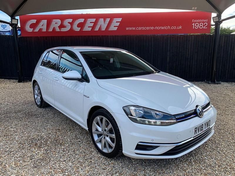 White Used 2018 VW Golf VII SE Hatchback | £11,699 (Fair price) - Image 1/3
