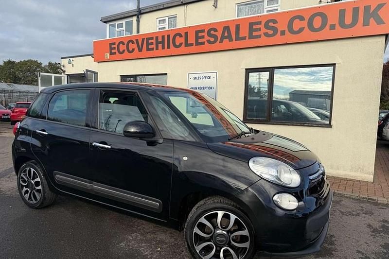 Black Used 2014 Fiat 500L Lounge MPV | £3,495 (Fair price) - Image 1/1