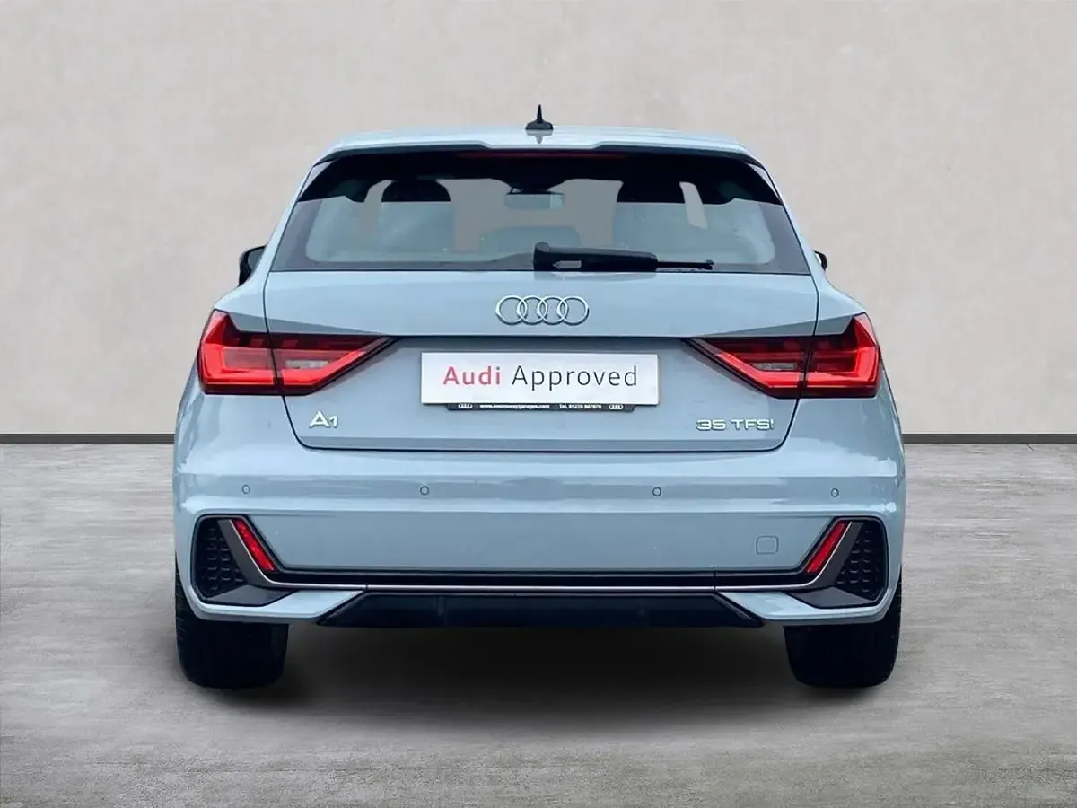 Begagnad Audi A1 Sportback S-Line 150 HK (110 kW) 2023 Grå Halvkombi