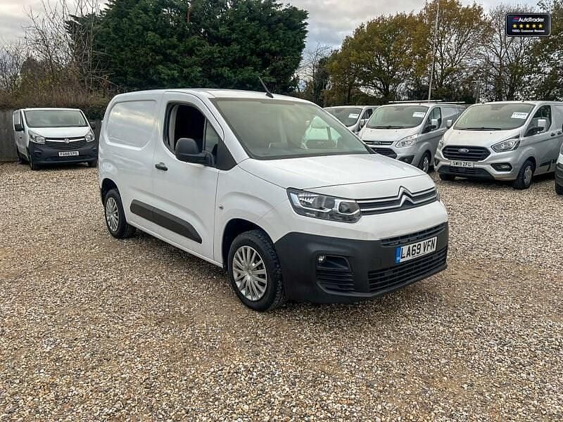 Used Citroën Berlingo 75 HP (55 kW) 2020 White MPV