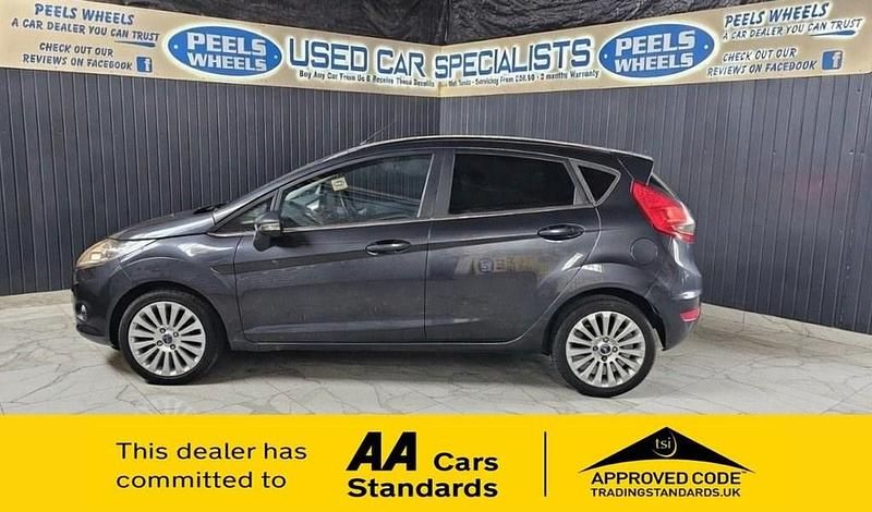 Used Ford Fiesta Titanium 94 HP (69 kW) 2009 Grey Hatchback