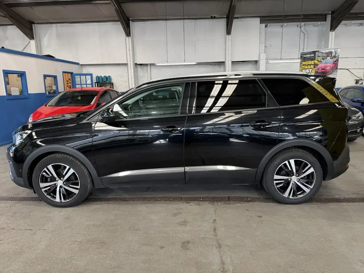 Used Peugeot 5008 Allure 129 HP (94 kW) 2019 Black SUV