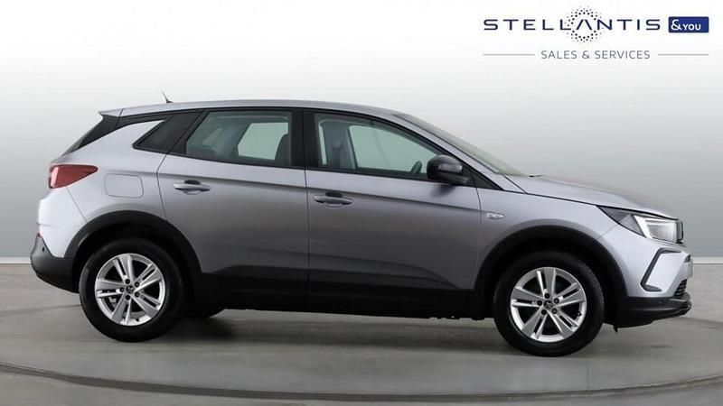 Used Vauxhall Grandland X Design Edition 128 HP (94 kW) 2022 Grey SUV