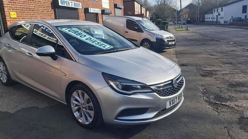 Used Vauxhall Astra 136 HP (100 kW) 2017 Silver Hatchback